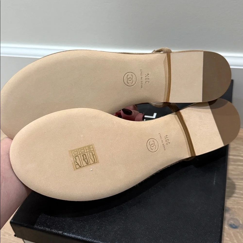 Brand new authentic Beige Sandals with Gold Chain Detail - Picture 3 of 4